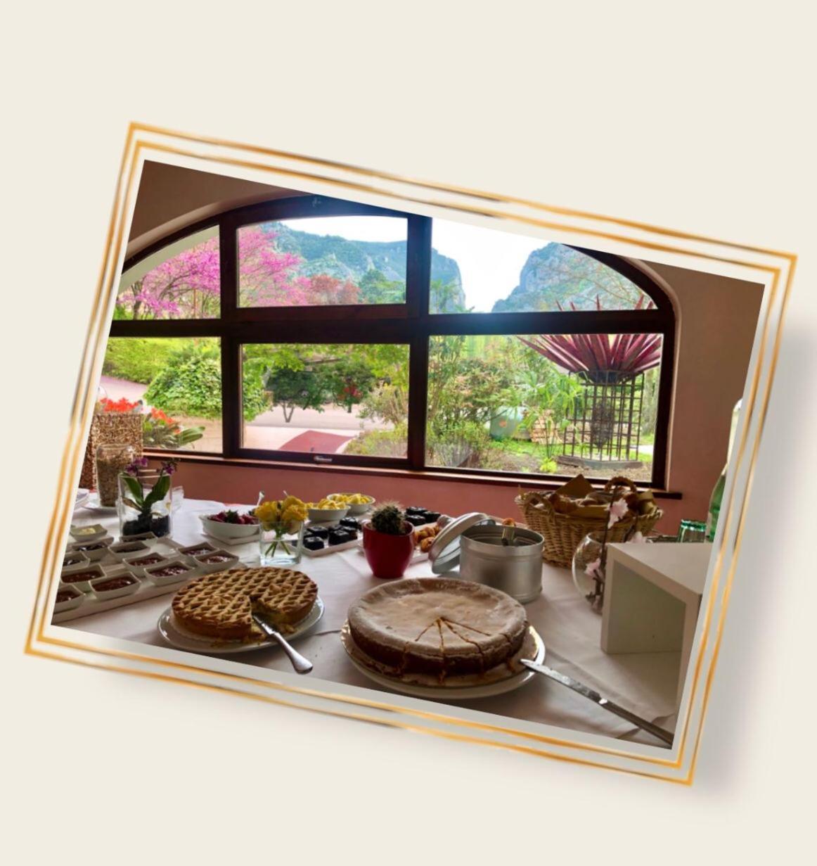 Hotel La Ginestra 악콸라냐 외부 사진