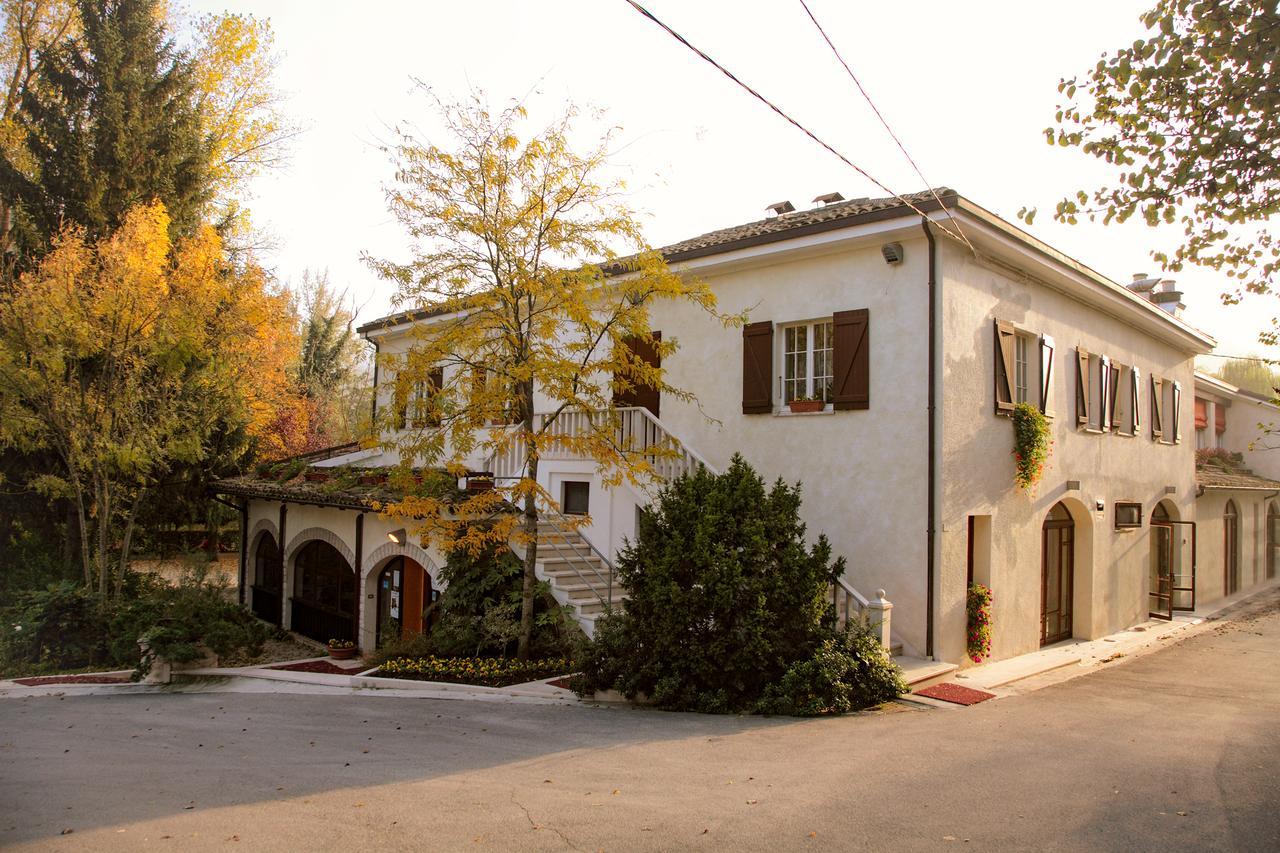 Hotel La Ginestra 악콸라냐 외부 사진