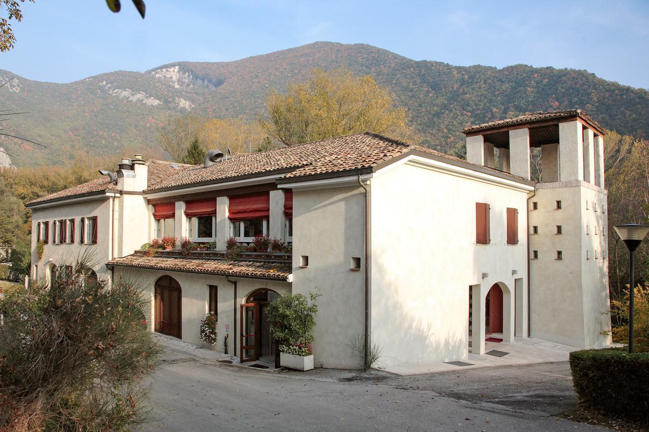 Hotel La Ginestra 악콸라냐 외부 사진